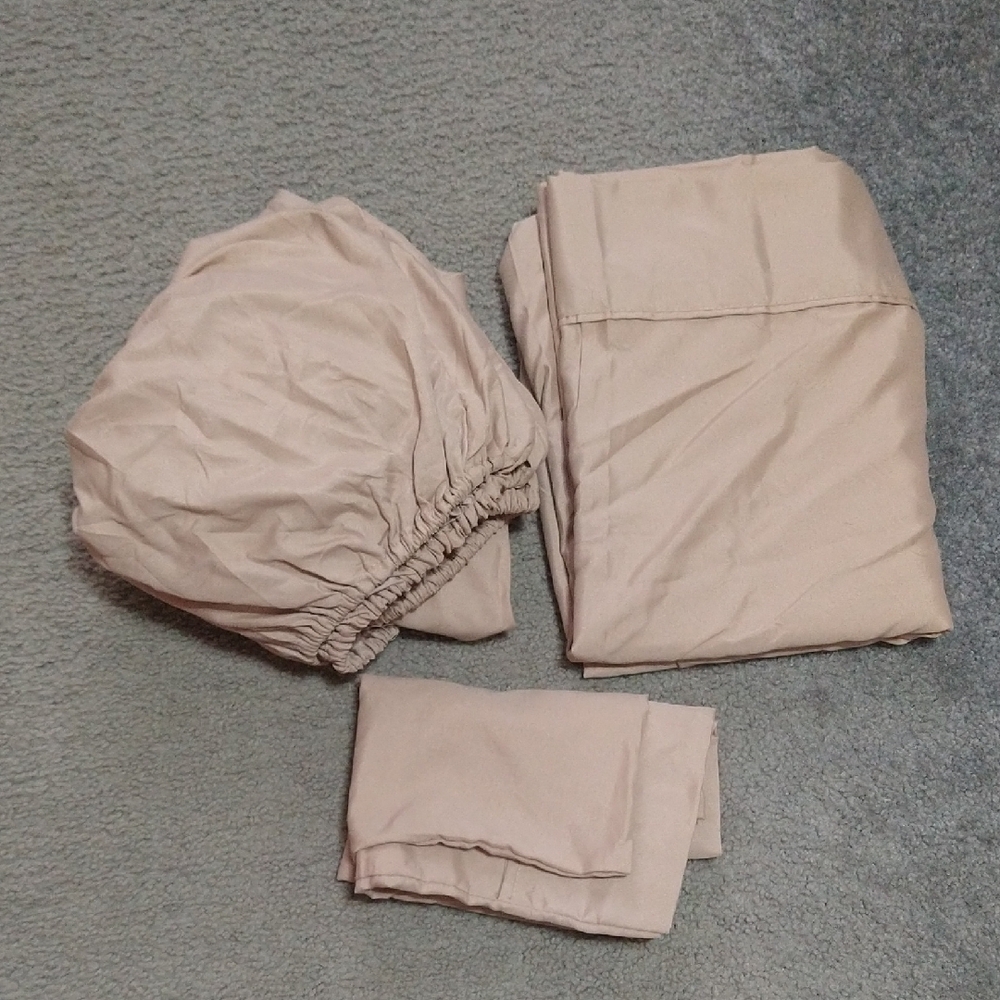 Twin Sheet Set - NWOT - 3 Piece Set